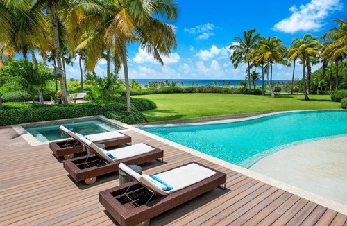 Punta Cana Villa | Golf Founders 28 with 8 bedrooms and full staff