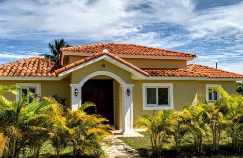 Playa Chiquita Villa | Gorgeous 2 Bedroom Villa w/Pool in Oceanfront Resort