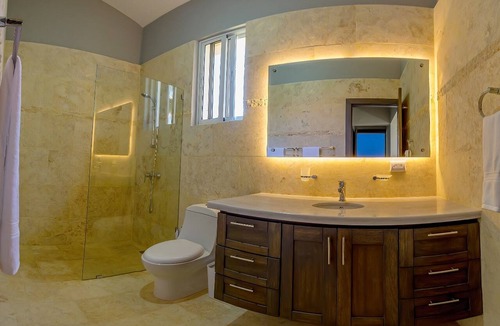 Urbanizacion Tavarez Villa | Guest-friendly central villa 3BD/3BTH, pool/basket/tennis/soccer/cable TV/WiFi