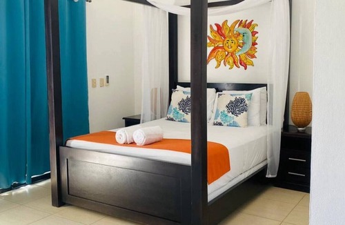 Playa Chiquita Hotel | Hotel room near Laguna beachHotel room near Laguna beach