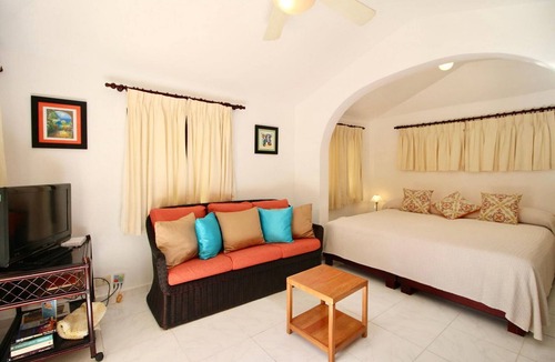 Cabarete Hotel | Hotel suite in beachfront luxury resort near shops and dining, TV/AC/Wi-Fi/pool