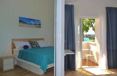 Cabarete Hotel | Hotel suite near beach, with cable TV/Wi-Fi/AC/parking, large swimming pool