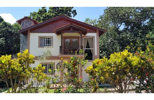 La Vega Province Villa | House and Nature