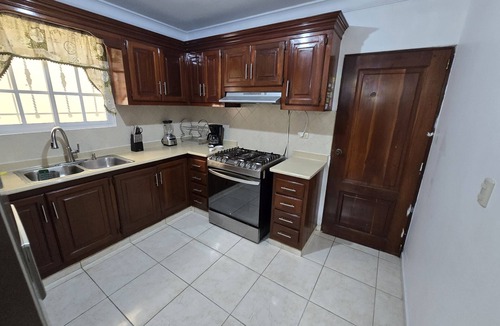San Francisco de Macoris Apartment | IDEAL LOCATION: 3 BEDROOMS, 2 BATHROOMS, A 5-MINUTE WALK FROM THE PALMARES SHOPPING CENTER