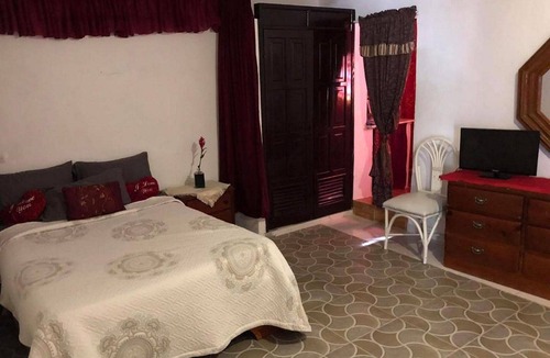 El Batey Hotel | Inexpensive room in central Sosua