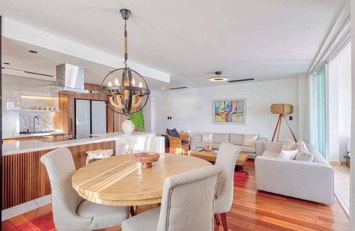 Villas Del Mar Apartment | It is a beautiful place, where you will feel peace and have fun, both inside the cozy apartment and the services of Marbella.