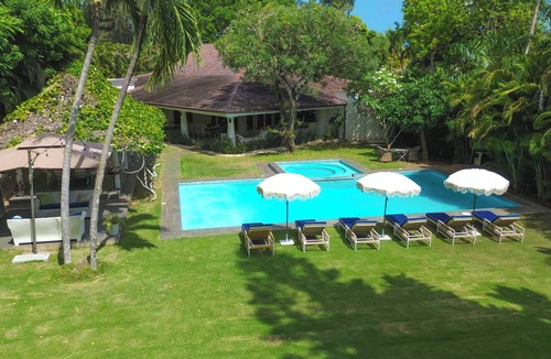 Los Lagos Villa | Just 3 min from the beach and facing the golf course.
