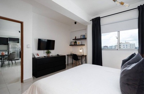 Downtown Santo Domingo Condo | KingBed-BestLocation-WiFi-Gym-CityView-YellowKey*