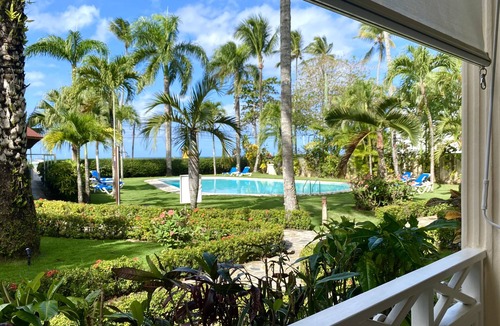 La Iglesia Apartment | La Dolce Vita Tropical Beachfront Apt 2
