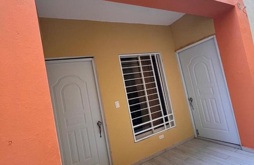 Samana House | La Familia Apartamento Entero de 3 habitaciones con su baño en Samaná