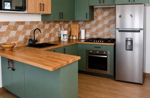 Barrio New York Apartment | LEVEL 2, Lovely 2-bedroom apartment with AC steps to malecon in Santa Barbara