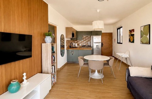 Barrio New York Apartment | LEVEL 2, Lovely 2-bedroom apartment with AC steps to malecon in Santa Barbara