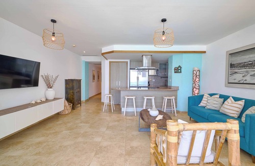 Villas Del Mar Apartment | Lux| Beachfront| KingBed| GreatView|FullKitchen