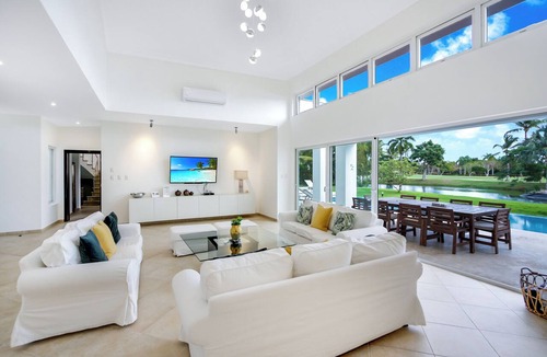 Bavaro Villa | Luxury 8BR Caribbean Golf Villa - Private Chef, Pool, Jacuzzi & Golf Views