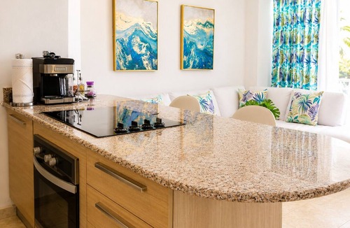 Villas Del Mar Apartment | Marbella | 120 M2 Beachfront Pool FastWiFi