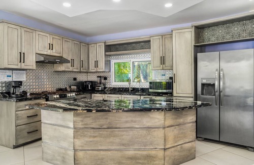 La Mulata House | Marvelous 4-bedroom house with AC in peaceful Sosúa neighborhood