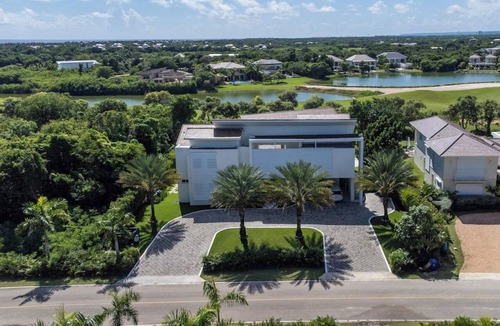 Punta Cana House | Modern 5-Bedroom Luxury Villa with Pool, Beach & Golf in Punta Cana Resort