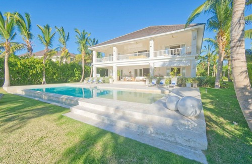 Punta Cana Villa | Modern Villa w Golf and Lake View in Beach Resort
