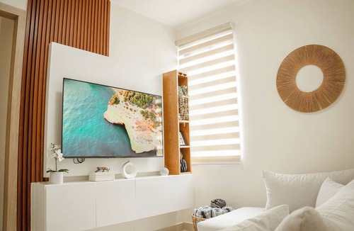 Punal Apartment | New Glam apartment<Pool~Gym~ Fast Wi-Fi ~City~A/C
