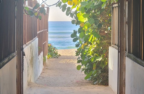 Villas Del Mar Condo | Ocean Front Breezy Walk to Beach 3-bed condo w/Air Conditioning in Juan Dolio