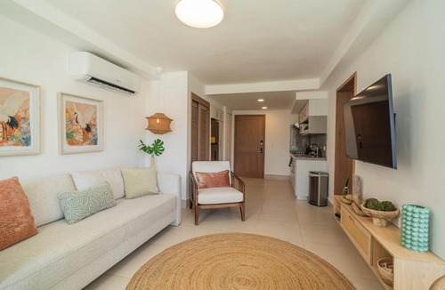 Ensanche Miramar Apartment | Oceanfront Paradise Beach Resort Escape