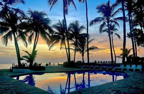 Cabarete Apartment | Oceanfront Kite Beach, 1BR, 30 feet to sand, Pool, 200Mbps WiFi