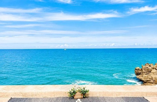 Playa Chiquita House | Oceanfront Paradise | Cliffside Spa & Pool in SOV