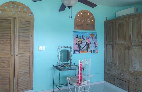 Costambar House | Oceanfront Villa, Calm Crescent Beach, Sleeps 6, Perfect for Families