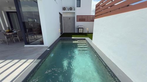 La Iglesia Villa | Oceanview Villa - Starlink - Pool