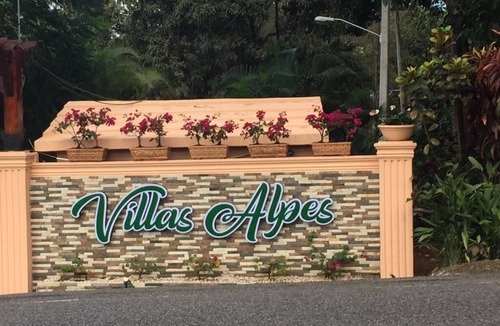 La Vega Province Villa | Peaceful Cabin, in Alpes Dominicano security 24/7, very nice weather.