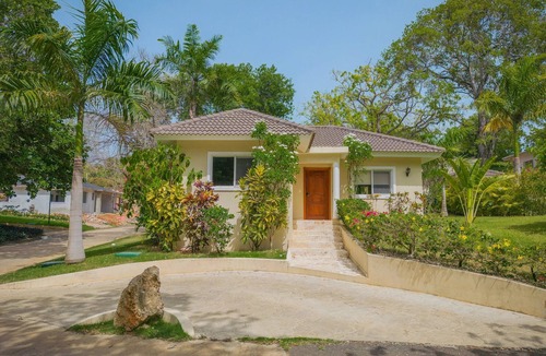 Urbanizacion Tavarez Villa | Private Pool & Jacuzzi Villa in Sosúa