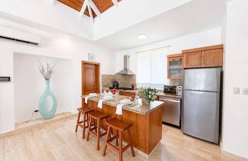 Playa Chiquita Villa | Private Pool Villa | Large Yard & Sleeps up to 9