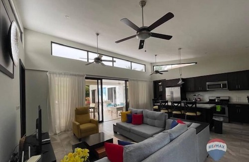 La Mulata Villa | Private Tropical Escape, Casa Linda, 3 BR, Private Pool/lawn