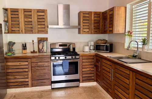 Las Terrenas Apartment | * Private Villa * 4 Bedrooms 3.5 Bathrooms - Pool/Jacuzzi + Starlink WiFi *