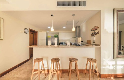 Sanchez Villa | Puerto Bahia Villa Pool, BBQ & Amazing views!