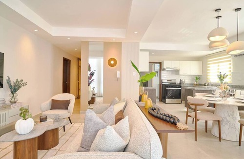 Bella Vista Apartment | ®(The~LUX~Natural~Art) @DowntownSD +Pool+Gym+2BR
