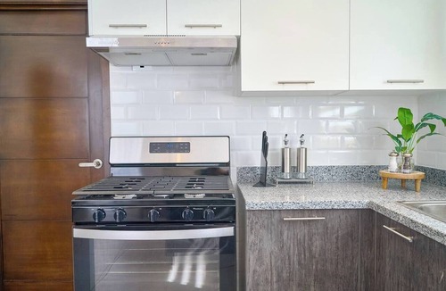 Bella Vista Apartment | ®(The~LUX~Natural~Art) @DowntownSD +Pool+Gym+2BR