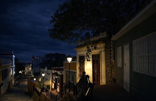 Zona Colonial House | Room-balcony Street View Bedroom Zona Co