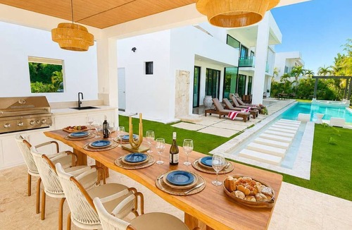 Sosua Villa | Santorini Pool Villa | Rooftop Sea View Sleeps 15