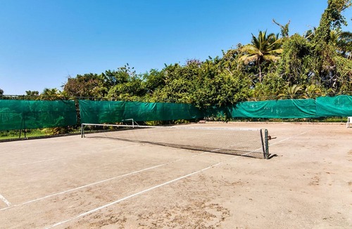 Urbanizacion Tavarez Villa | Secured 4B villa, private pool, soccer/basket/tennis, restaurant, near all