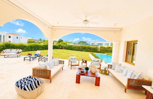 Playa Chiquita Villa | Sleeps up to 22 | Estate Pool 6bd Villa Corner Lot
