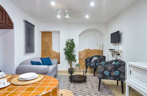 Gascue Apartment | Splendid two bedrooms Colonial loft with Roof Top Terrace