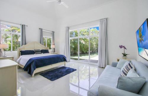 Bavaro Villa | Stunning 3-Bedroom Villa with Pool, Jacuzzi and Maid near Bavaro Beach