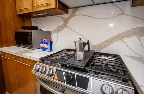 Santiago de los Caballeros Apartment | Stylish Luxury Balcony Fast WiFi Parking