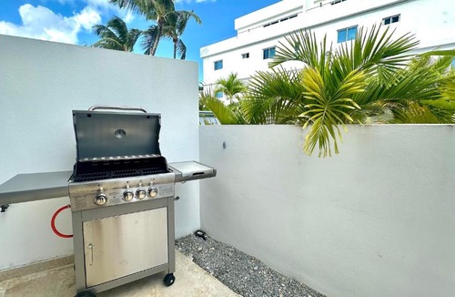La Ceiba Apartment | Stylish Condo with TreeTops and Ocean Views