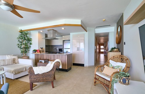 Villas Del Mar Apartment | ®{Sunset~Glow~Retreat}@Marbella +Beachfront+Pool