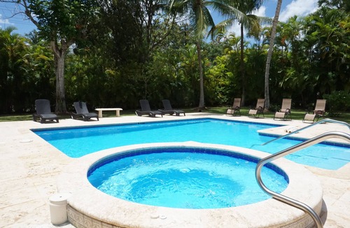 Los Mangos Villa | Tropical Luxury Villa 2 min to Minitas Beach!