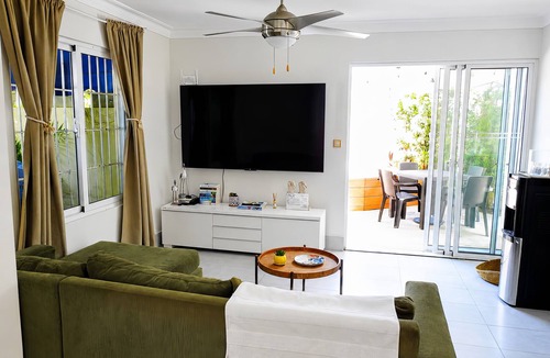 Villas Del Mar Villa | Tropical Villa near Beach with Private Jacuzzi & Pool