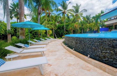 Casa de Campo Apartment | Tropical Villa. private pool. 5mins to Marina