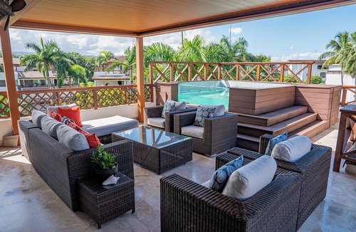Portillo Apartment | Unique Penthouse with Huge Private Rooftop & Jacuzzi - Beach & Restaurant Nearby